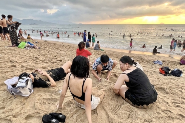 Review du lịch Nha Trang - Biển Nha Trang