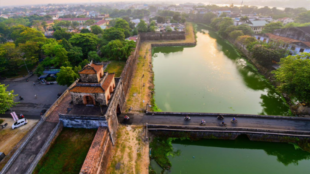 V&eacute; m&aacute;y bay Đ&agrave; Lạt Huế Vietnam Airlines