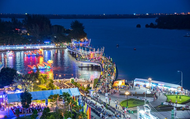 vé máy bay đi Cần Thơ tháng 8