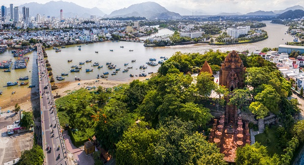 đặt vé máy bay từ Vinh đi Nha Trang