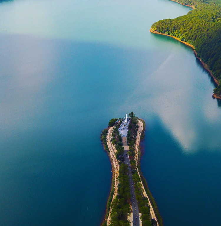 V&eacute; m&aacute;y bay Vietnam Airlines đi Pleiku ưu đ&atilde;i