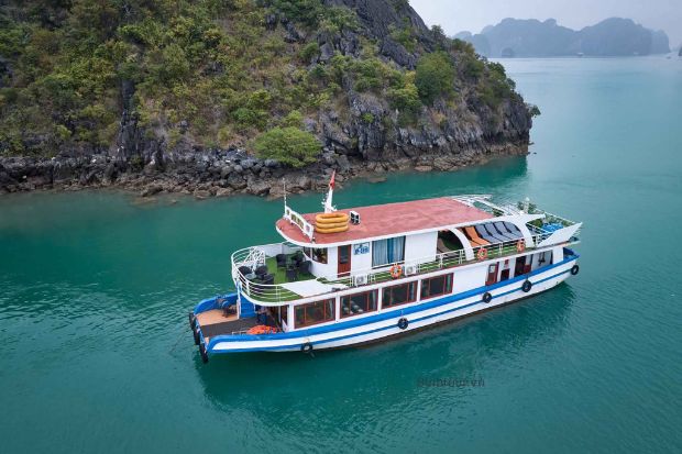 Vịnh Lan Hạ Review - t&agrave;u đi c&aacute;t b&agrave;