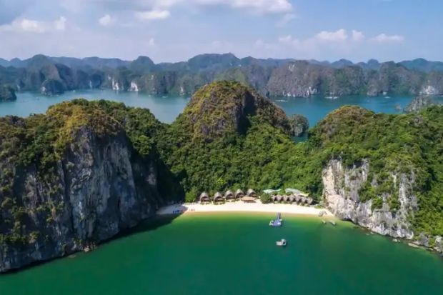 Vịnh Lan Hạ Review - b&atilde;i tắm vạn bội