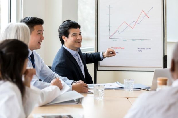 Ng&agrave;nh kinh doanh & quản l&yacute;