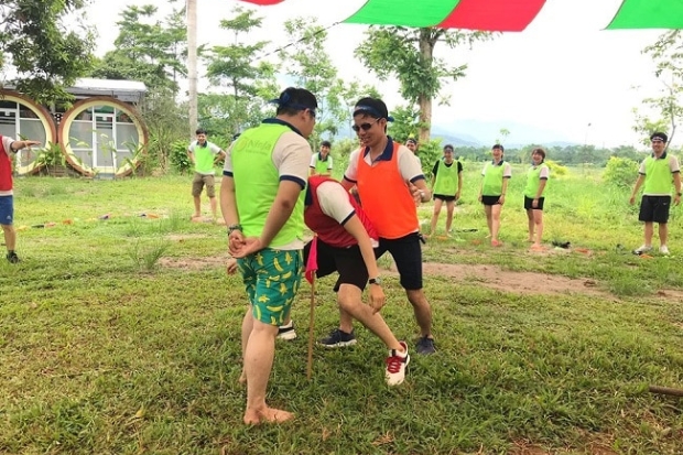 Các trò chơi team building ngoài trời - Team Building ngoài trời là gì 