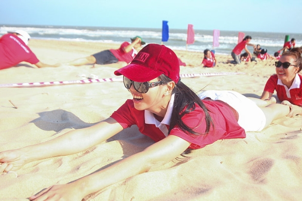 Các trò chơi team building ngoài trời - Ai dài hơn?