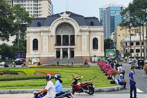 Chơi gì ở Sài Gòn - Nhà hát lớn Sài Gòn