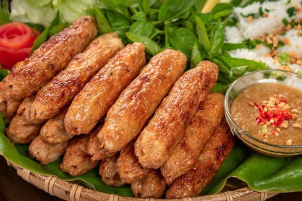 Đặc sản Cần Thơ - nem nướng cái răng