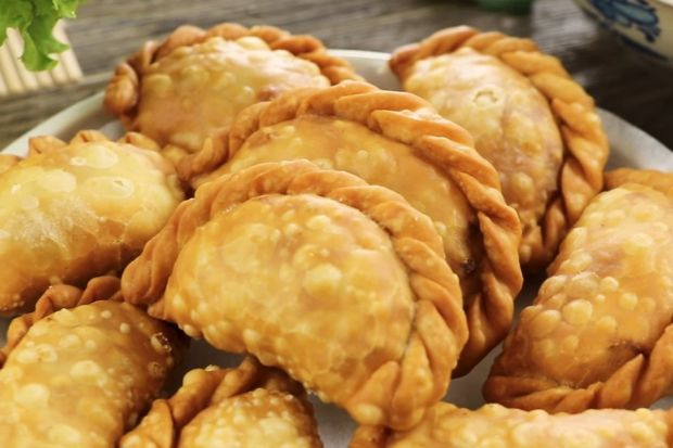 Đặc sản Hải Dương - Bánh gối Hải Dương