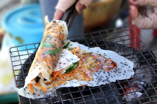 Đặc sản Phan Thiết - bánh tráng mắm ruốc