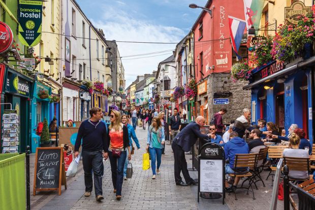 chi ph&iacute; định cư Ireland