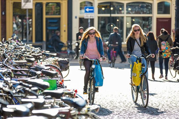 Điều kiện để định cư H&agrave; Lan