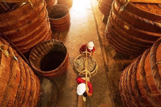 Du lịch nam đảo Phú Quốc - Nhà thùng sản xuất nước mắm