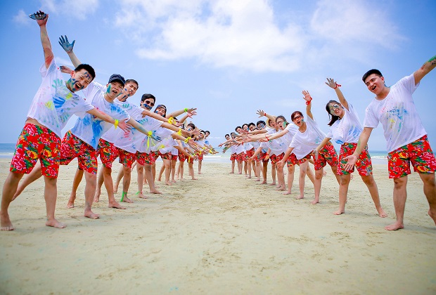 gala lunch - du lịch công ty