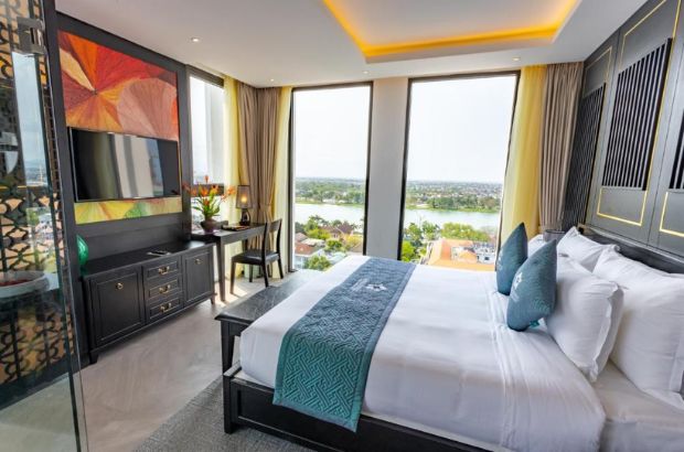 Kh&aacute;ch sạn White Lotus Hu&ecirc;́