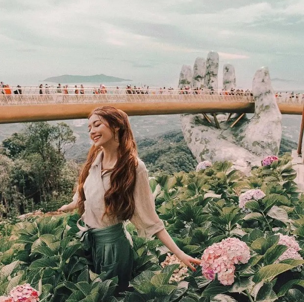 Cầu V&agrave;ng B&agrave; N&agrave; Hills