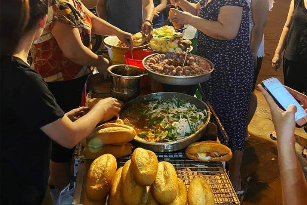 Món ăn ngon ở Phan Thiết - Bánh mì chờ