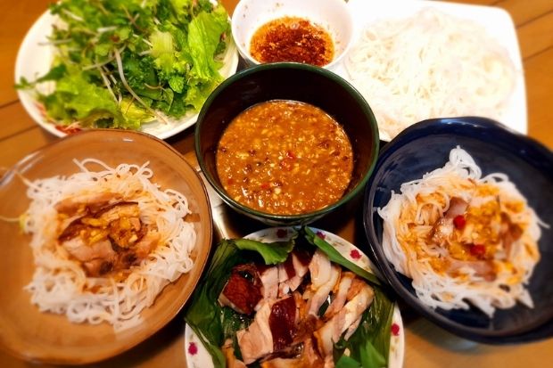 review du lịch đ&agrave; nẵng 3n2đ - b&uacute;n mắm n&ecirc;m