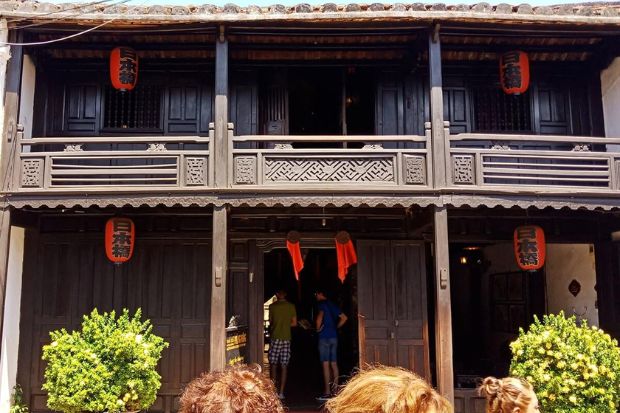 sử dụng combo hội an tiết kiệm chi ph&iacute; - nh&agrave; cổ Ph&ugrave;ng Hưng