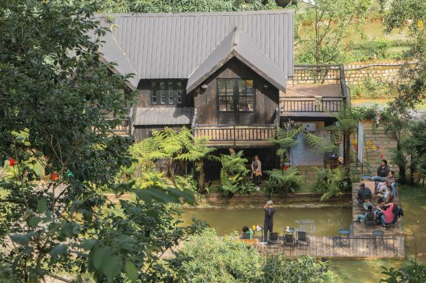 Th&ocirc;n Lũng Đ&agrave; Lạt - Giới thiệu