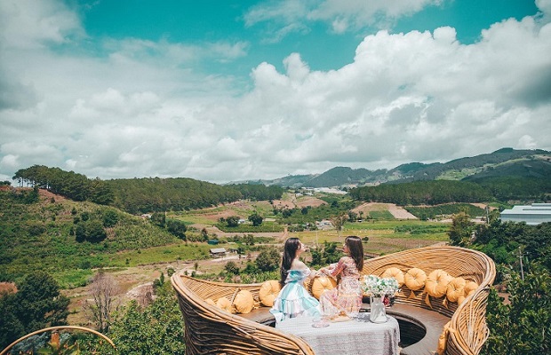 thúy thuận đà lạt - không gian quá cà phê thúy thuận đà lạt