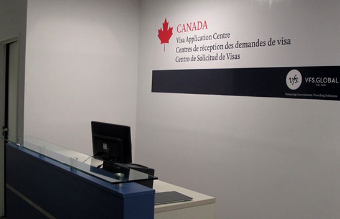 Trung t&acirc;m thị thực Canada