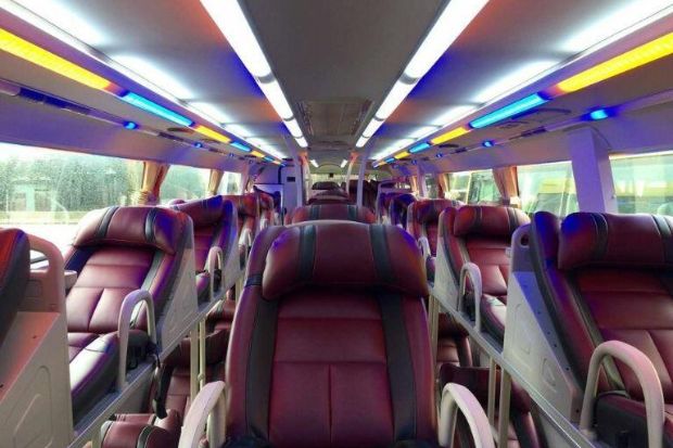 xe đi Đ&agrave; Lạt - Văn Nam