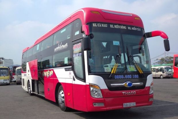 xe đi Đ&agrave; Lạt - gi&aacute;p diệp