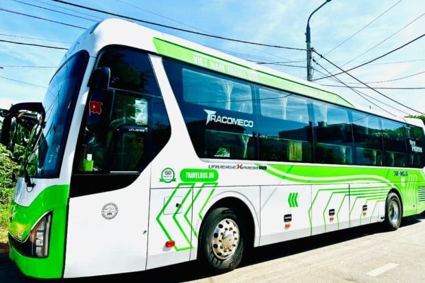 xe đi Hội An - đồng h&agrave;nh travel bus