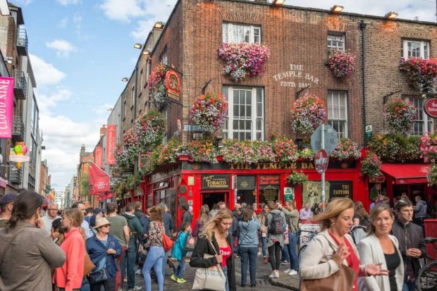 Những đối tượng được ph&eacute;p nhập cảnh v&agrave; định cư tại Ireland