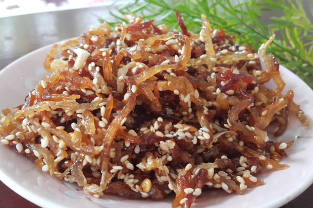 đặc sản đ&agrave; nẵng - c&aacute; b&ograve; kh&ocirc; rim cay