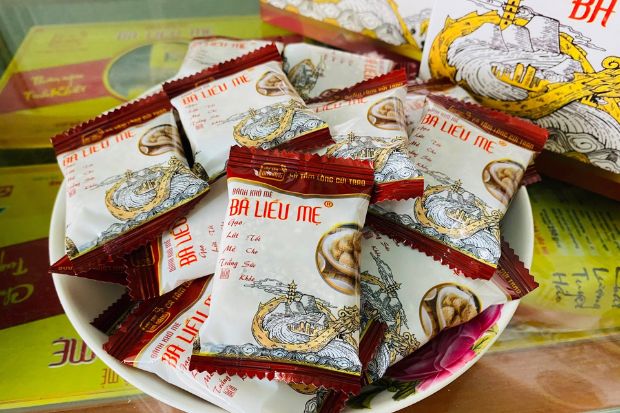 đặc sản đ&agrave; nẵng - b&aacute;nh kh&ocirc; m&egrave; b&agrave; liễu