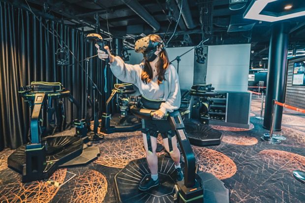 Du thuyền Genting Dream - Phòng thí nghiệm ESC