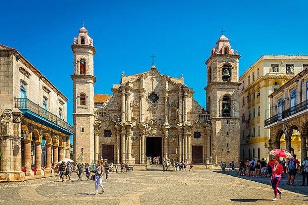 Havana cổ k&iacute;nh - uảng trường Plaza de la Catedral