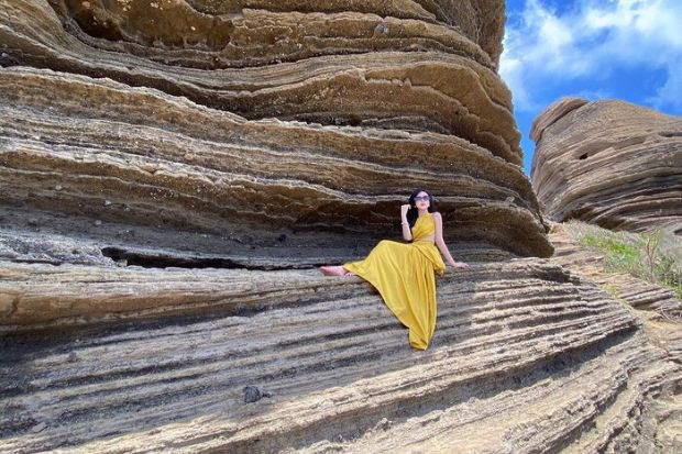 H&ograve;n Tranh Ph&uacute; Qu&yacute; - N&uacute;i Cao C&aacute;t