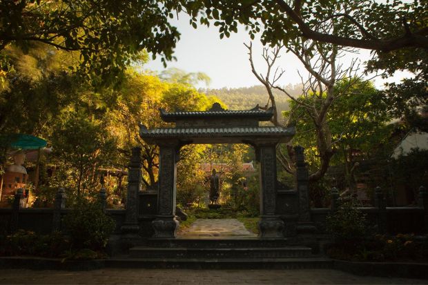 huế c&oacute; g&igrave; chơi - ch&ugrave;a Huyền Kh&ocirc;ng