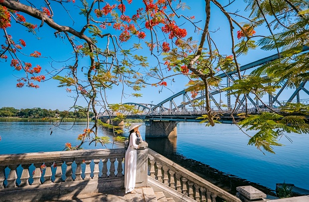 Ghé thăm cố đô, chiêm ngưỡng cảnh đẹp bình yên của thành phố bên dòng sông Hươn cố đô Huế