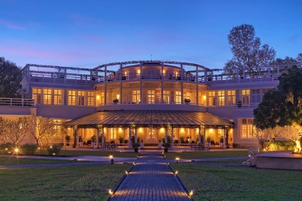 liệt k&ecirc; c&aacute;c sản phẩm combo huế - Azerai La Residences Hue