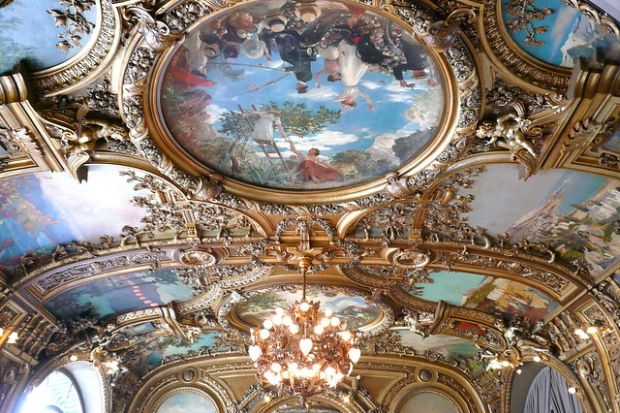 Nh&agrave; h&agrave;ng Le Train Bleu - C&aacute;c bức tranh tr&ecirc;n trần nh&agrave;