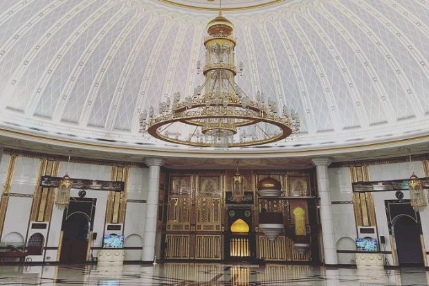 Nhà thờ Hồi giáo dát vàng Jame Asr Hassanil Bolkiah - Kiến trúc bên trong