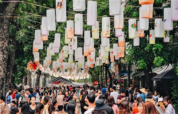 phố lồng đèn phùng hưng hà nội - hòa mình vào không khí lễ hội