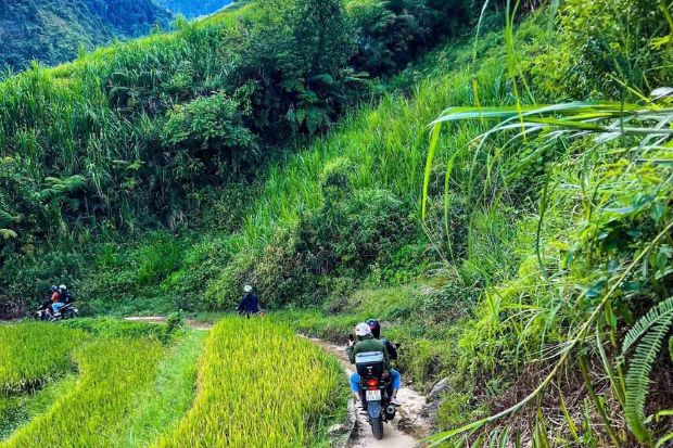 Thác Háng Tề Chơ - Đường đến thác