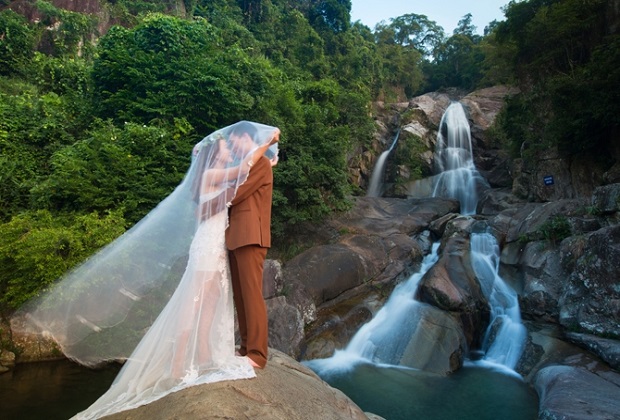 Phiêu lưu thác Khe Vằn – Ngọn thác 3 tầng đẹp nhất Quảng Ninh