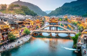 Tour Phượng Hoàng Cổ Trấn – Trương Gia Giới 5N4Đ Trọn Gói Giá Tốt