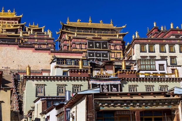 Tu viện Songzanlin - Tu viện khi nh&igrave;n gần