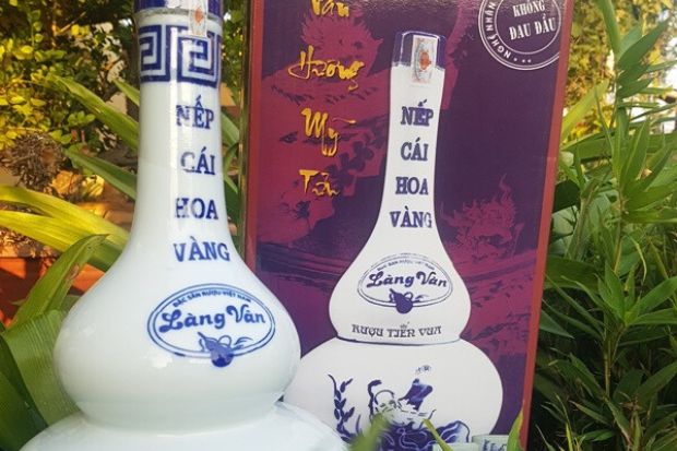 Đặc sản Bắc Ninh - Rượu l&agrave;ng V&acirc;n