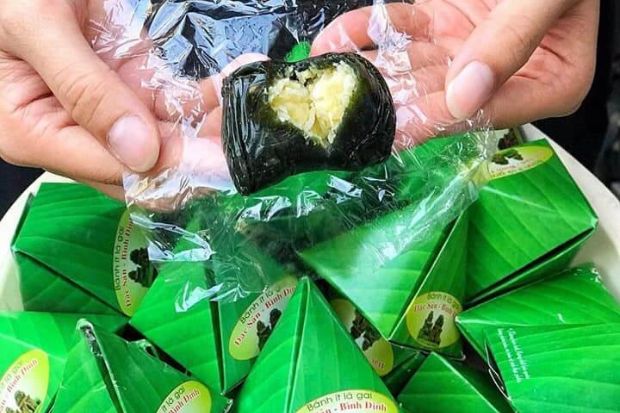 Đặc sản Bình Định - Bánh ít lá gai