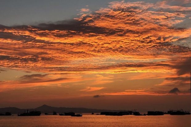 Đảo Thanh L&acirc;n - ho&agrave;ng h&ocirc;n tr&ecirc;n đảo