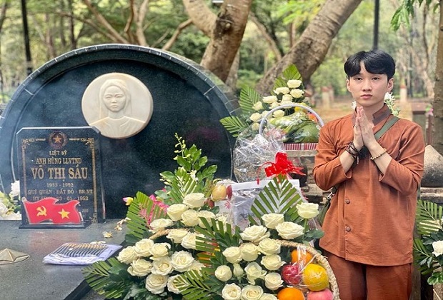 du lịch t&acirc;m linh c&ocirc;n đảo - mộ liệt sĩ c&ocirc; S&aacute;u