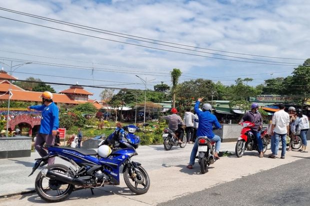 Khu du lịch Núi Cấm - Xe ôm